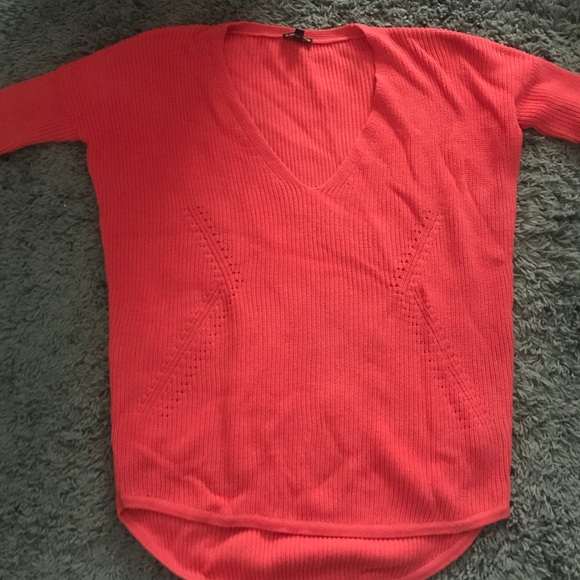 Cute fun oversized sweater! - Picture 1 of 4